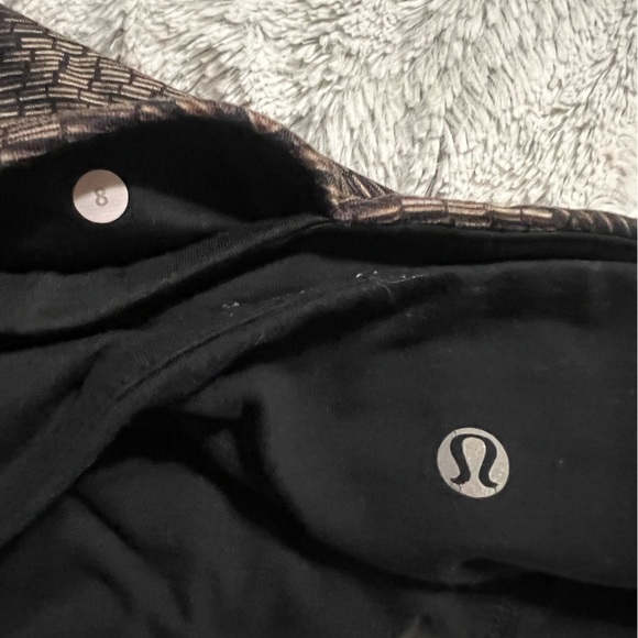 Lululemon Wunder Under Crop II *Full-On Luon
Golden Godess Cashew Multi / Black - Picture 3 of 5